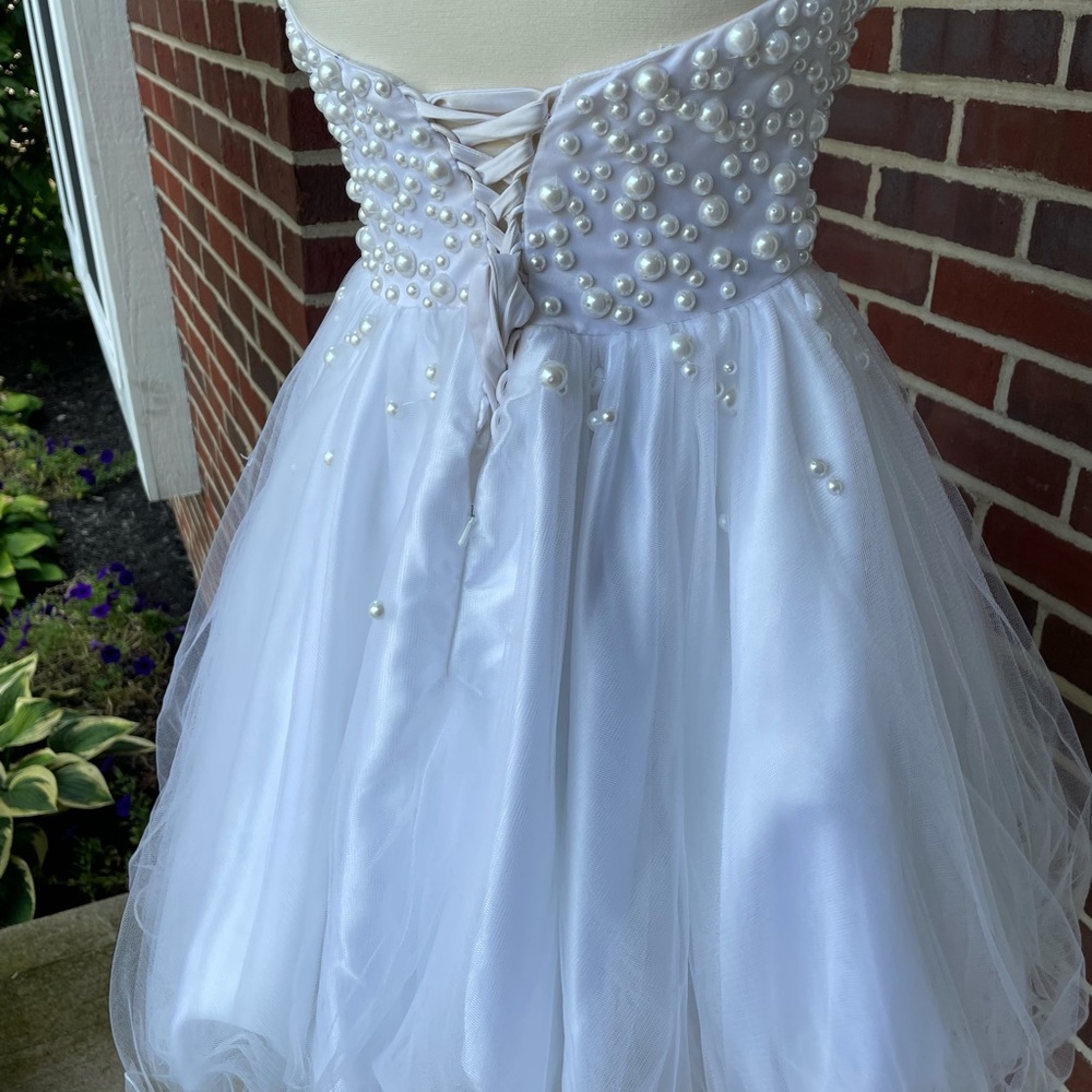White “Partytime” homecoming dress 🤍 - Picture 5 of 9